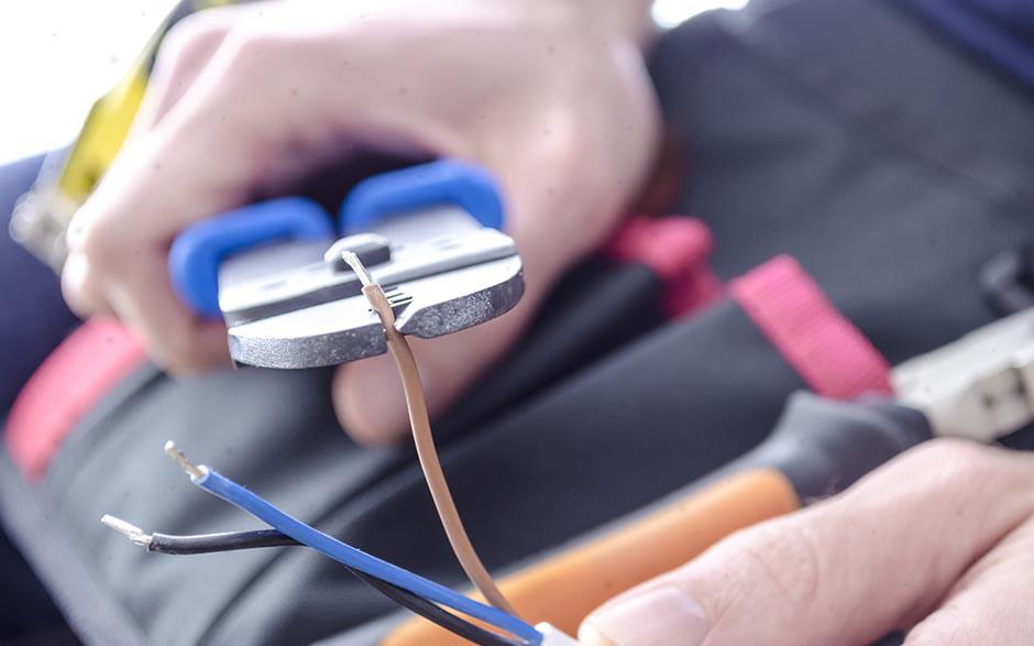 recherche travail électricien bâtiment Le Mesnil-le-Roi